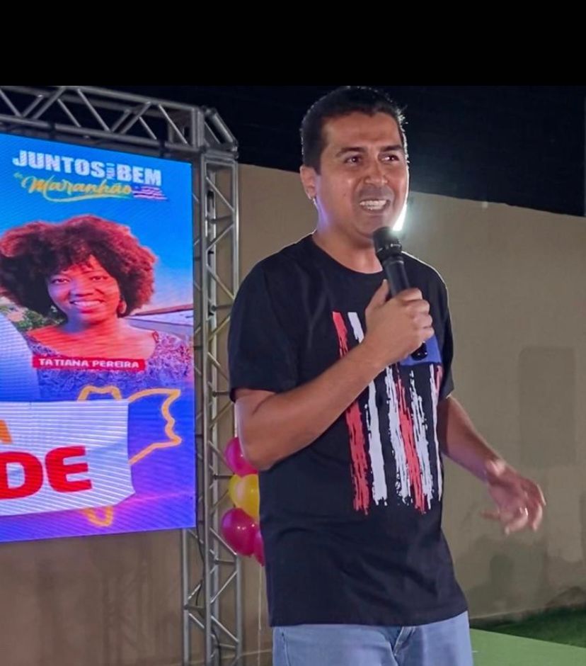 Prof. Marco Aurélio discursa em ato da Juventude