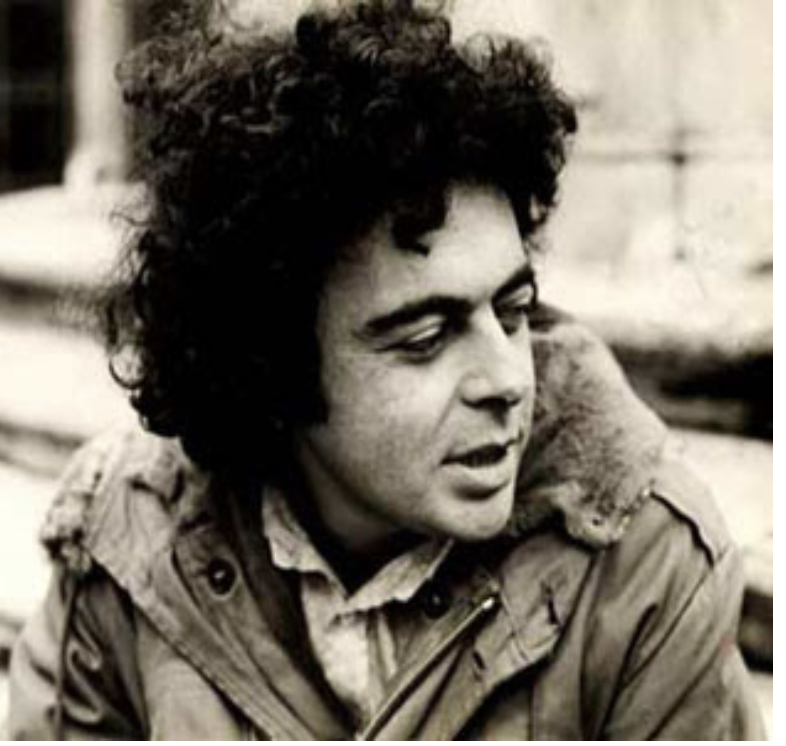O diretor de cinema, ícone do Cinema Novo brasileiro, Glauber Rocha 
