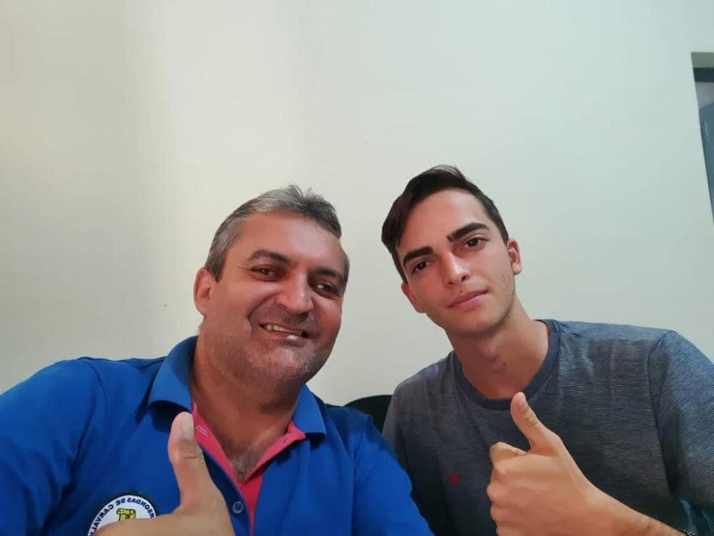  Prof. Jean Carlos e o estudante Thaylan Vieira