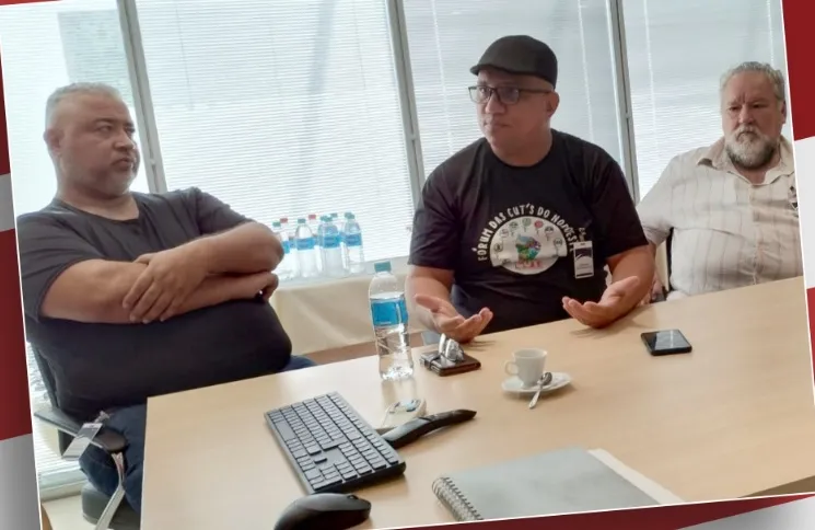 Anthony Dantas (ao centro) com lideranças papeleiras de outras regiões do país; Foto: Divulgação