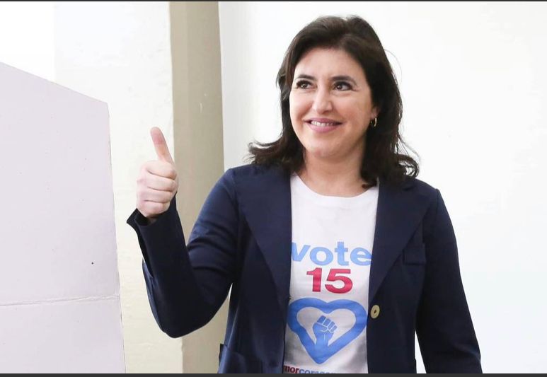 Simone Tebet (MDB) durante votação no primeiro turno no ultimo domingo (2