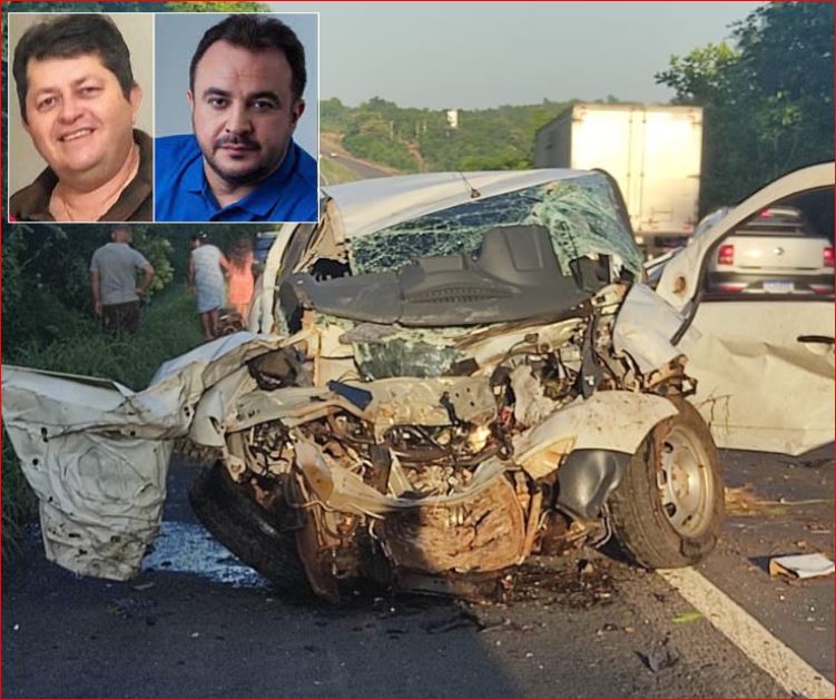 aminhonete em que estavam as vítimas ficou destruídas e eles foram jogados para fora do carro.