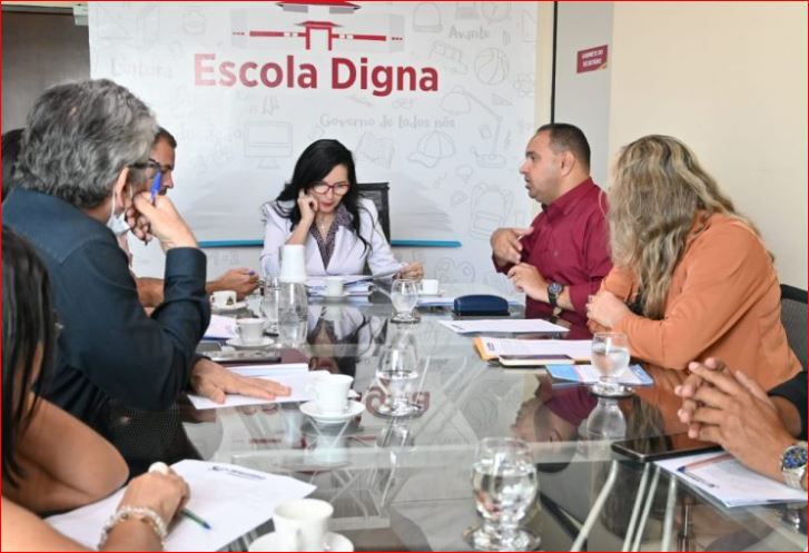 Durante a reunião, o presidente do Sinproesemma, Raimundo Oliveira, enfatizou a necessidade da aplicação do percentual de atualização do piso do magistério fixado em 14,95% a todos os trabalhadores em educação.