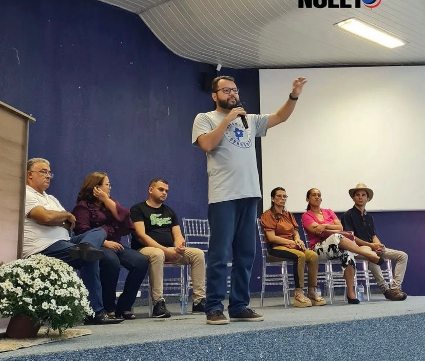 Clayton Noleto fala para lideranças regionais em Imperatriz
