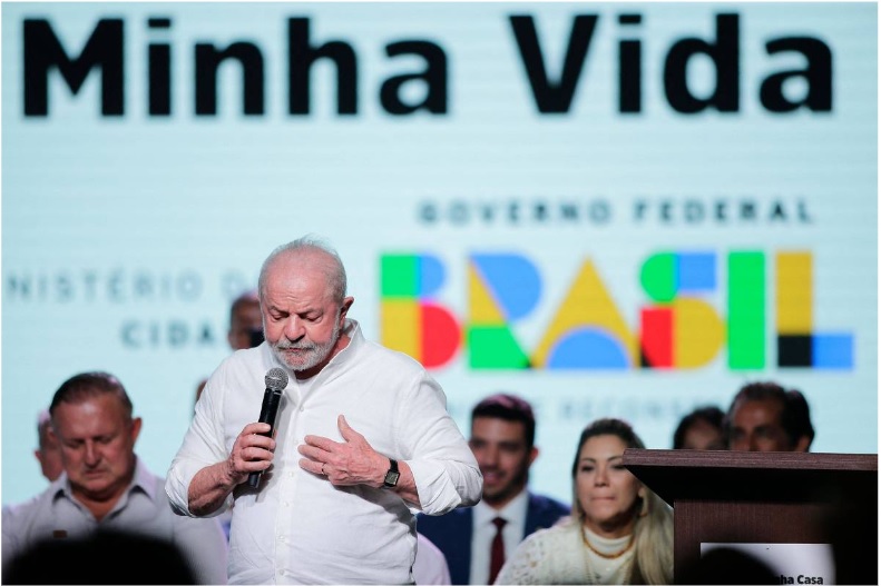O presidente Luiz Inácio Lula da Silva (PT) em cerimônia do Minha Casa Minha Vida em Santo Amaro (BA) - AFP