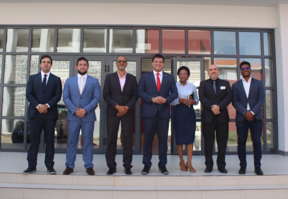 Em Cabo Verde, vice-governador Felipe Camarão fecha parceria com Governo cabo-verdense para novos negócios e para intercâmbio de professores