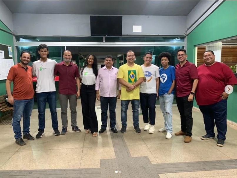 Marcio Jerry (ao centro) e o Dep. Riildo Amaral visitam o campus do IFMA junto com o Diretor Lauro Pinheiro e correligionários