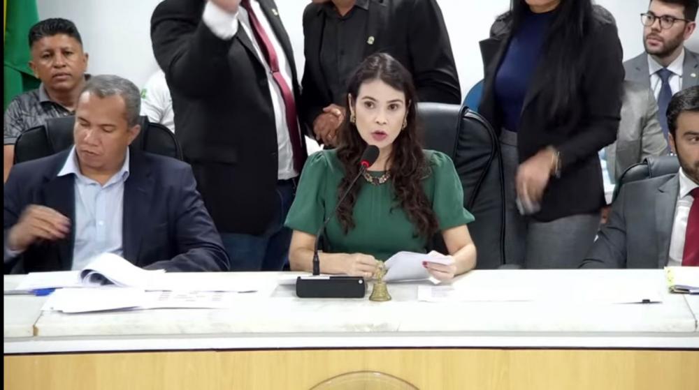 Dra. Ana Lucrécia, juíza da 2ª Vara da Fazenda Pública conduziu os trabalhos na audiencia pública que revelou o caos na saúde de Imperatriz