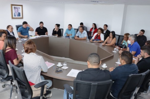 O governo do Estado fez uma nova contraproposta, de 11%, parcelado em três vezes retroativo a janeiro, junho e setembro, proposta que foi rejeitada pela comissão de negociação do Sinproesemma.