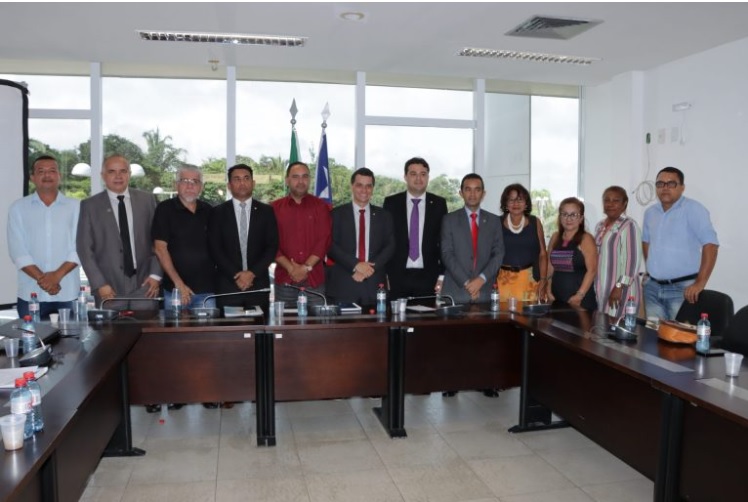 A direção do Sinproesemma reuniu na manhã desta quarta-feira, 15, com a Comissão de Educação da Assembleia Legislativa do Maranhão.